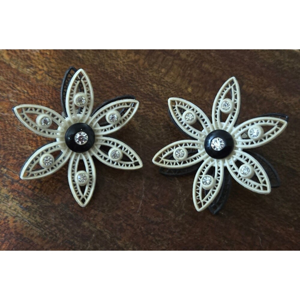 Vntg 60s Black & Cream Lace Flower Plastic Rhinestone Clip-on Earrings Bohemian
